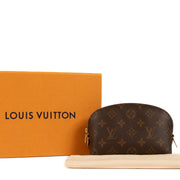 Shop safe online at Labellov in Antwerp, Brussels and Knokke this 100% authentic second hand Louis Vuitton Monogram Canvas Make-up Pouch