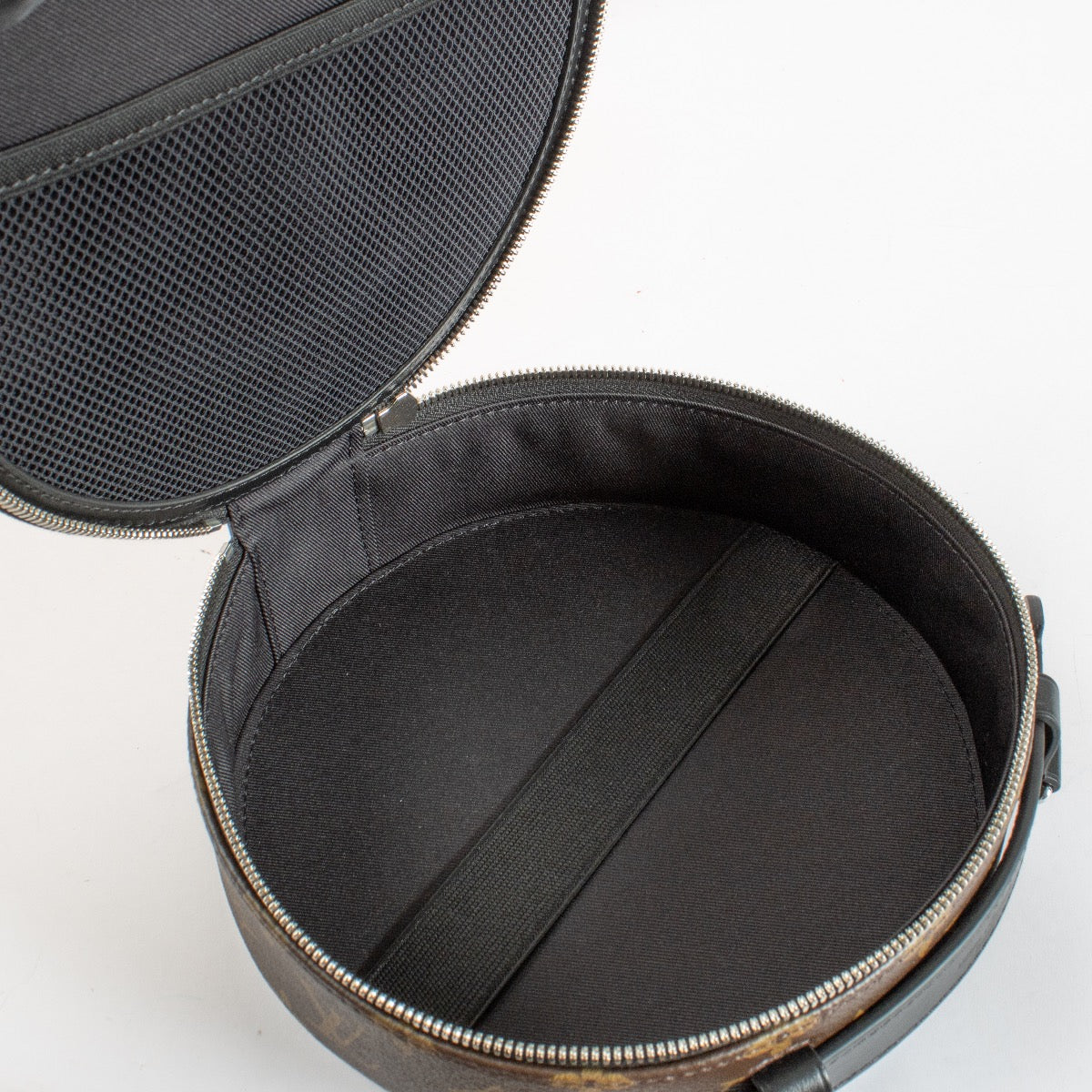 Authentic Preloved Louis Vuitton Monogram Headphone Case on Labellov.com