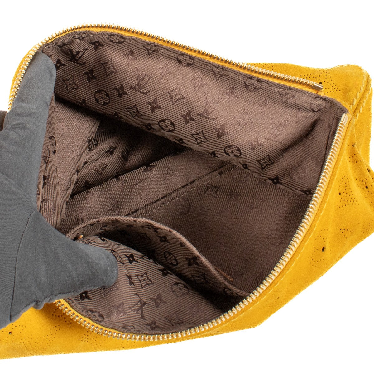 Shop safe online at Labellov in Antwerp, Brussels and Knokke this 100% authentic second hand Louis Vuitton Yellow Suede Clutch