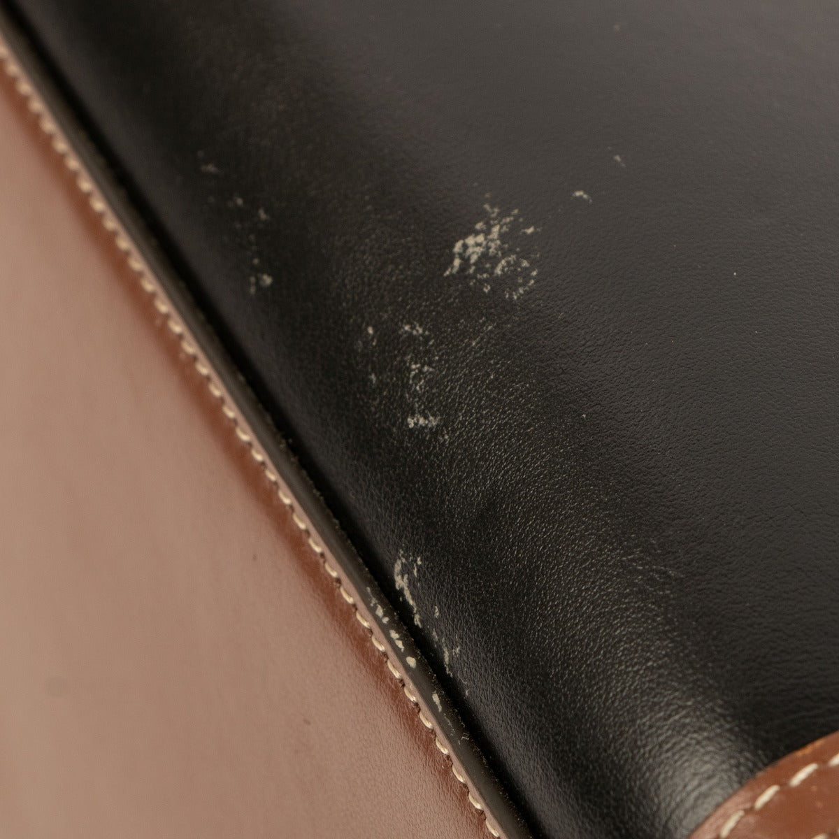 Sac à main Burberry en cuir noir et motif à carreaux vintage Title