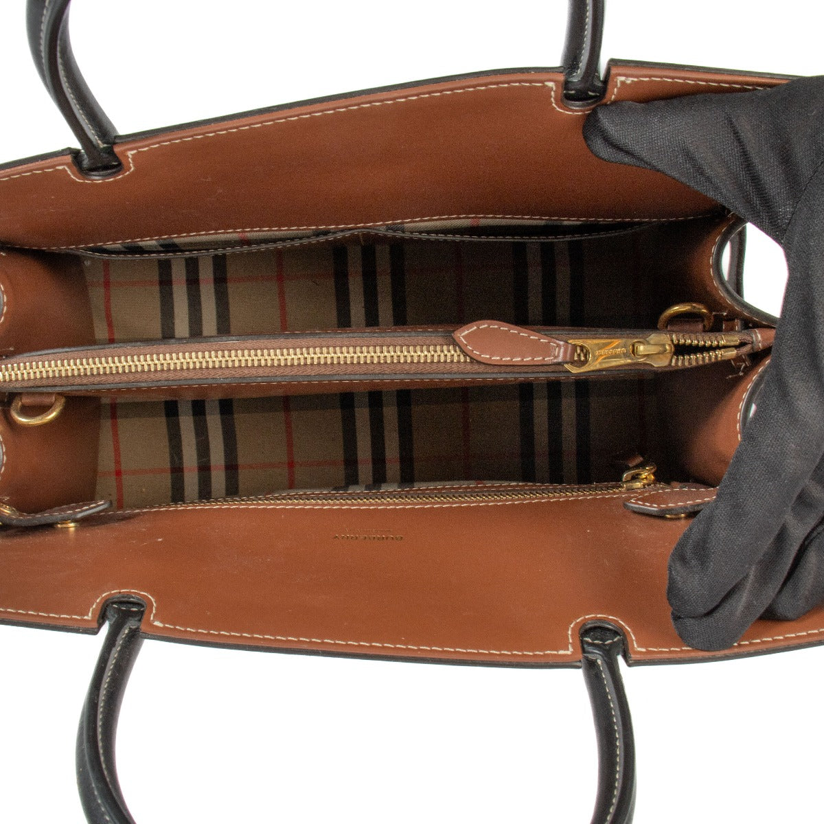 Sac à main Burberry en cuir noir et motif à carreaux vintage Title