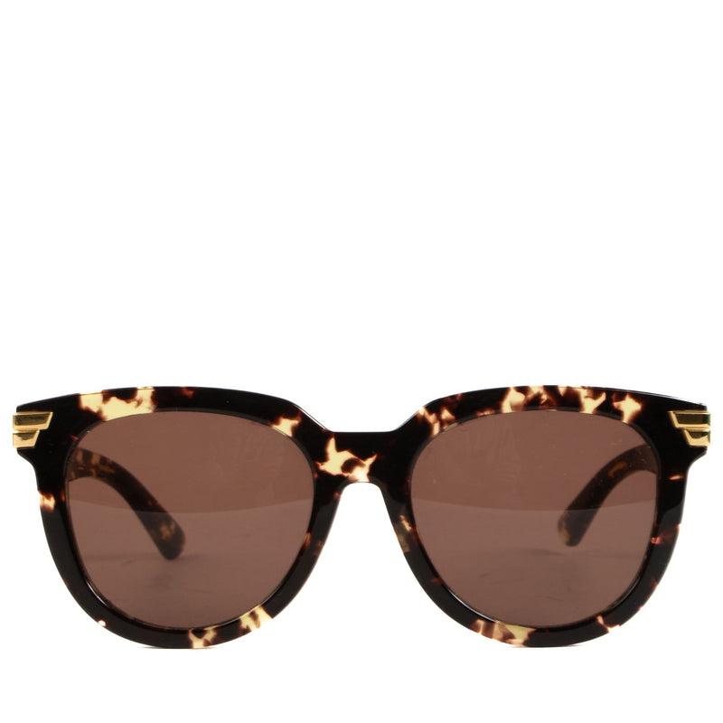 Shop safe online at Labellov in Antwerp, Brussels and Knokke these 100% authentic second hand Bottega Veneta Tortoise Acetate Sunglasses