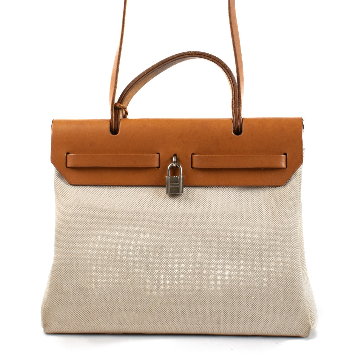 Shop safe online at Labellov in Antwerp, Brussels and Knokke this 100% authentic second hand Hermès Beige Toile Canvas & Hunter Leather Herbag 31