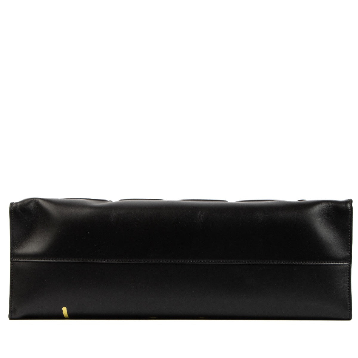 Shop safe online at Labellov in Antwerp, Brussels and Knokke this 100% authentic second hand Gucci Black and Yellow Leather Ghost Tote bag