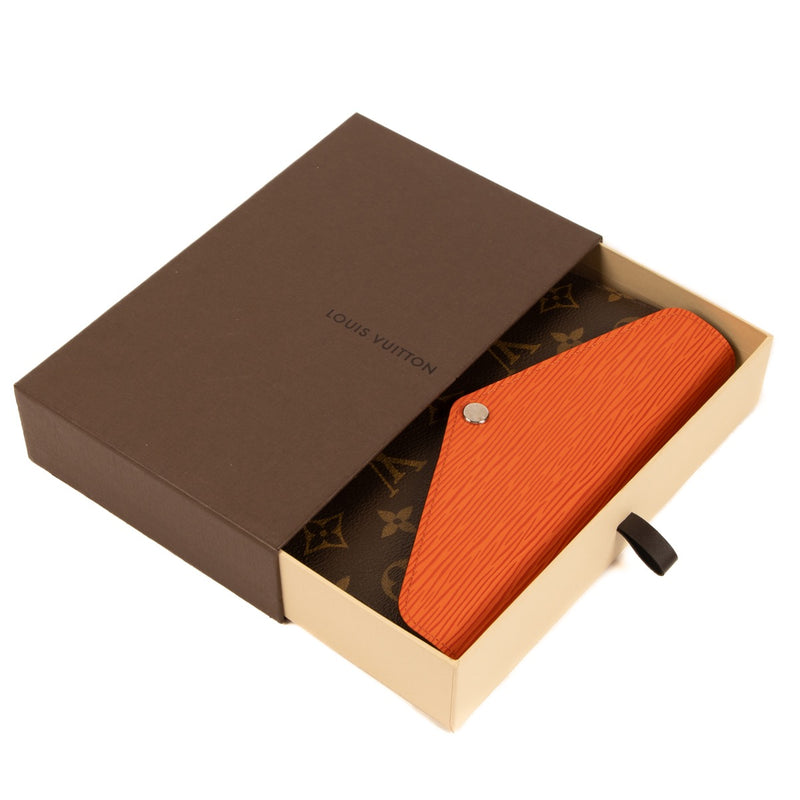 Shop safe online at Labellov in Antwerp, Brussels and Knokke this 100% authentic second hand Louis Vuitton Monogram Canvas & Orange Epi Marie Lou Wallet