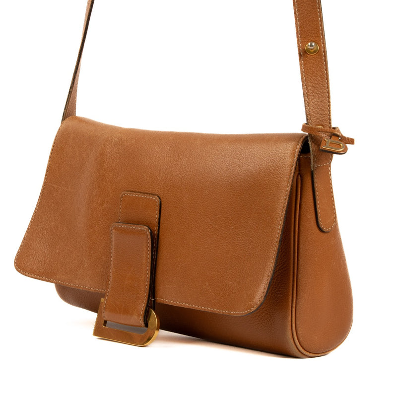 Shop 100% authentic second-hand Delvaux Cognac Crossbody on Labellov.com