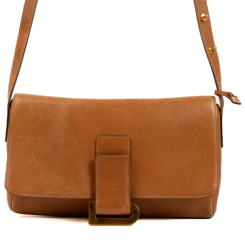 Shop 100% authentic second-hand Delvaux Cognac Crossbody on Labellov.com