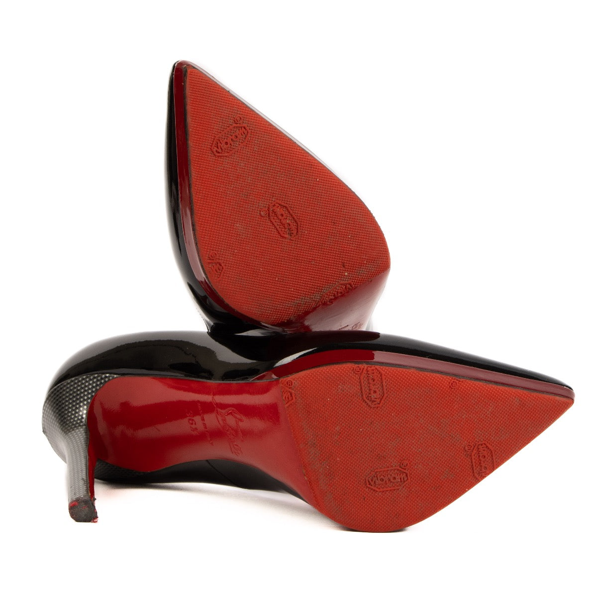 Shop safe online at Labellov these 100% authentic second hand Christian Louboutin Black Patent Leather Pumps - size 36,5