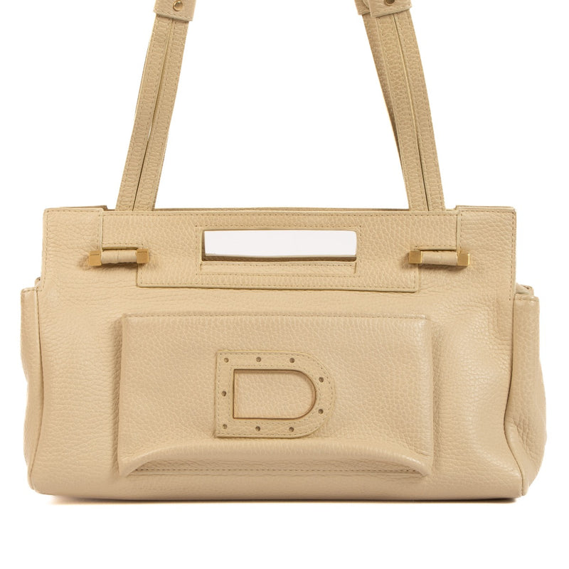 Shop safe online at Labellov in Antwerp, Brussel and Knokke this 100% authentic Delvaux Beige Benjamin PM Shoulder Bag