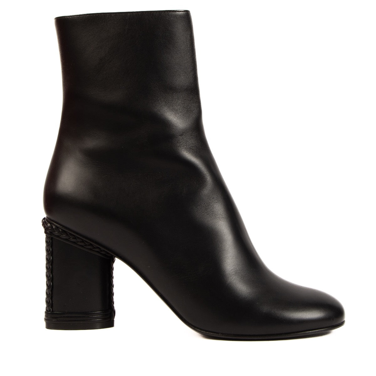 Shop 100% authentic second-hand Salvatore Ferragamo Joy 85 Leather Ankle Boots on Labellov.com