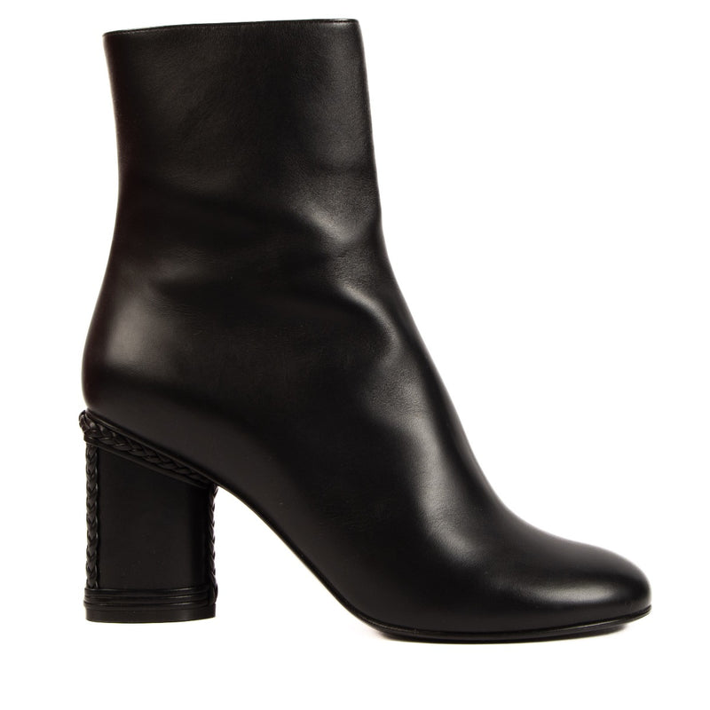 Shop 100% authentic second-hand Salvatore Ferragamo Joy 85 Leather Ankle Boots on Labellov.com