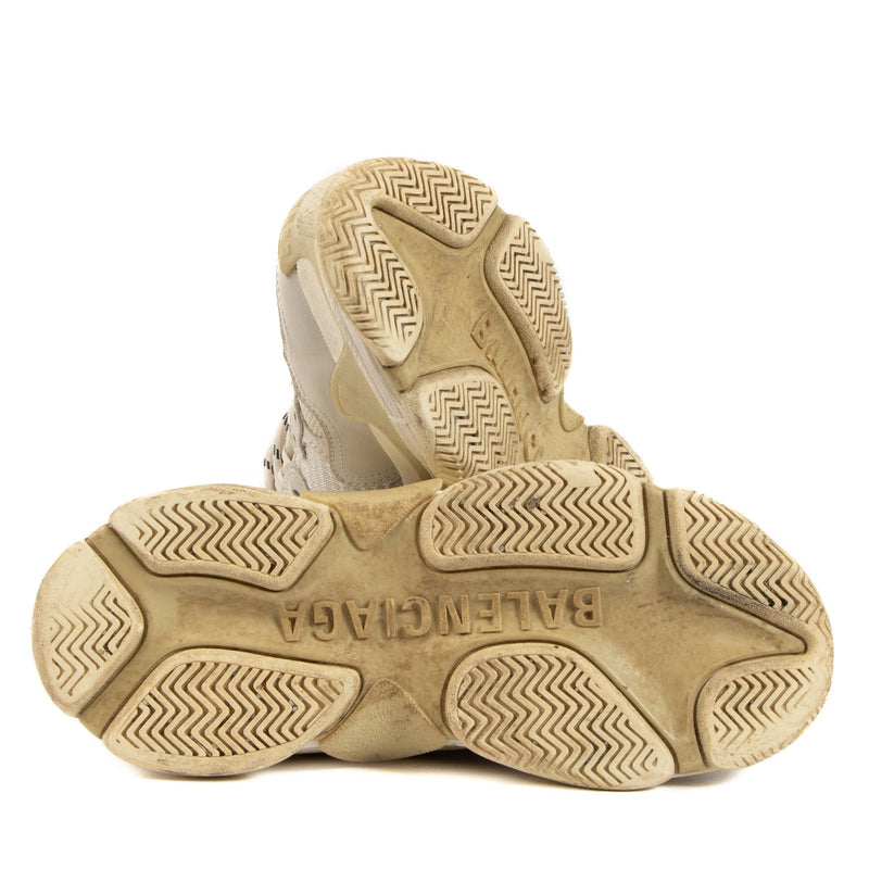 Shop 100% authentic second-hand Balenciaga White Triple S Sneakers - Size 38 on Labellov.com