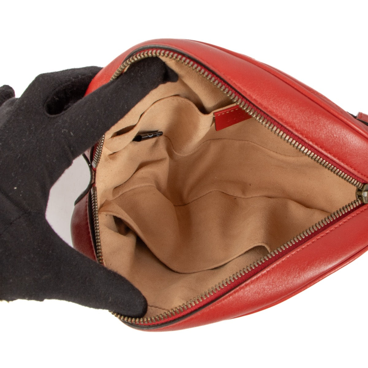 Shop 100% authentic second-hand Gucci Red Crossbody Marmont GG on Labellov.com