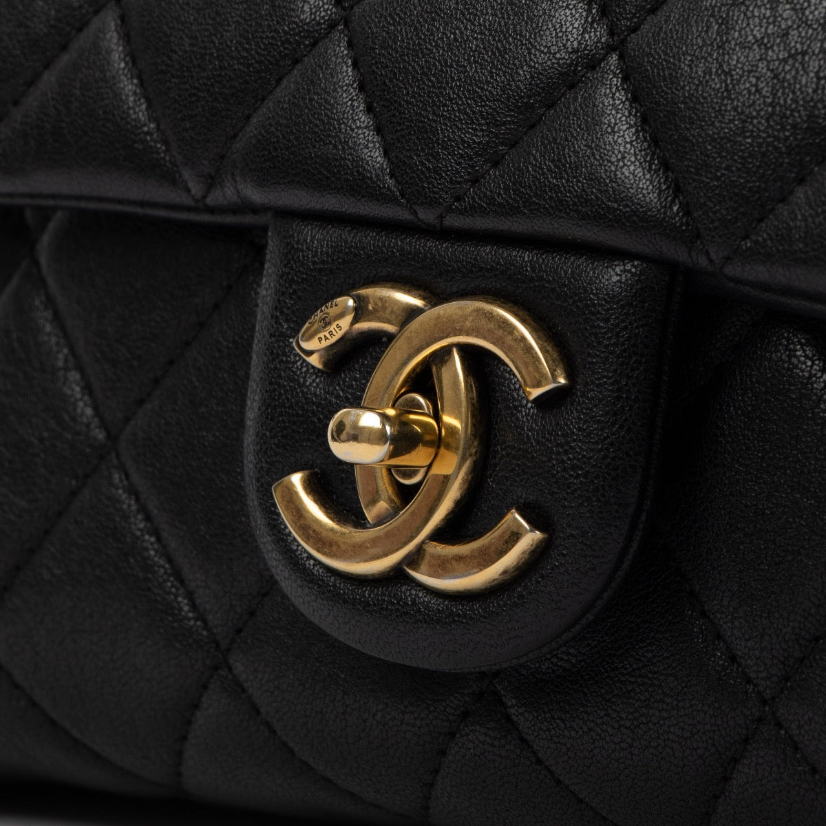 Shop 100% authentic second-hand Chanel Black Quilted Flap Shoulder bag on Labellov.com