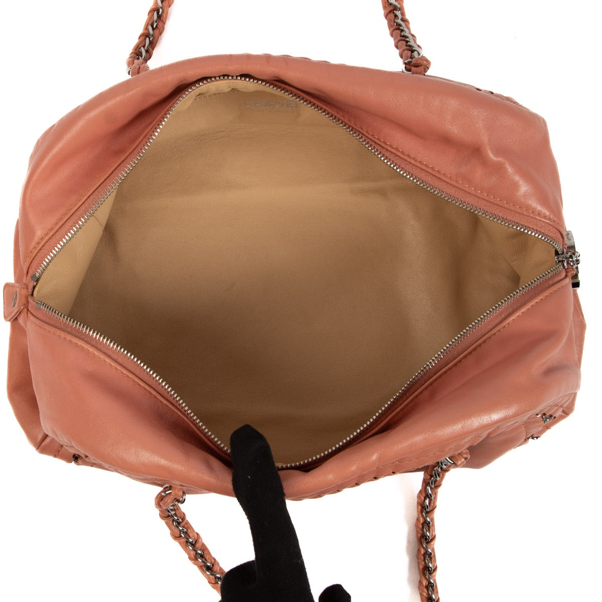Shop 100% authentic second-hand Chanel Pink Bowler Shoulder Bag on Labellov.com