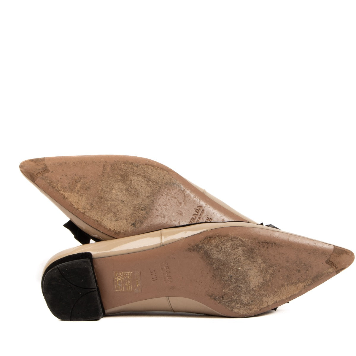 Shop 100% authentic second-hand Prada Beige Flats - Size 37 1/2 on Labellov.com