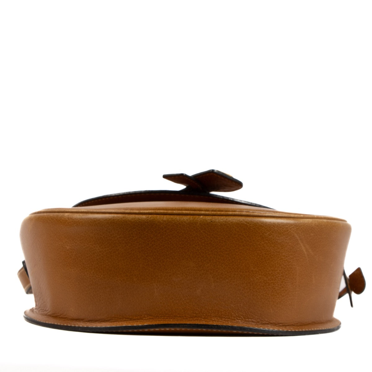 Shop safe online at Labellov this 100% authentic second hand Delvaux Camel Leather Crossbody Bag
