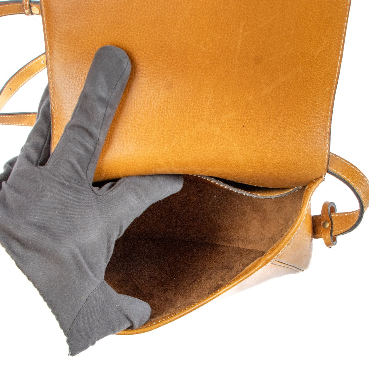 Shop safe online at Labellov this 100% authentic second hand Delvaux Camel Leather Crossbody Bag