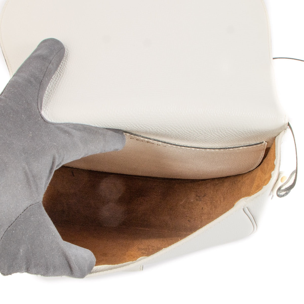 Shop safe online at Labellov this 100% authentic second hand Delvaux White Leather Crossbody Bag