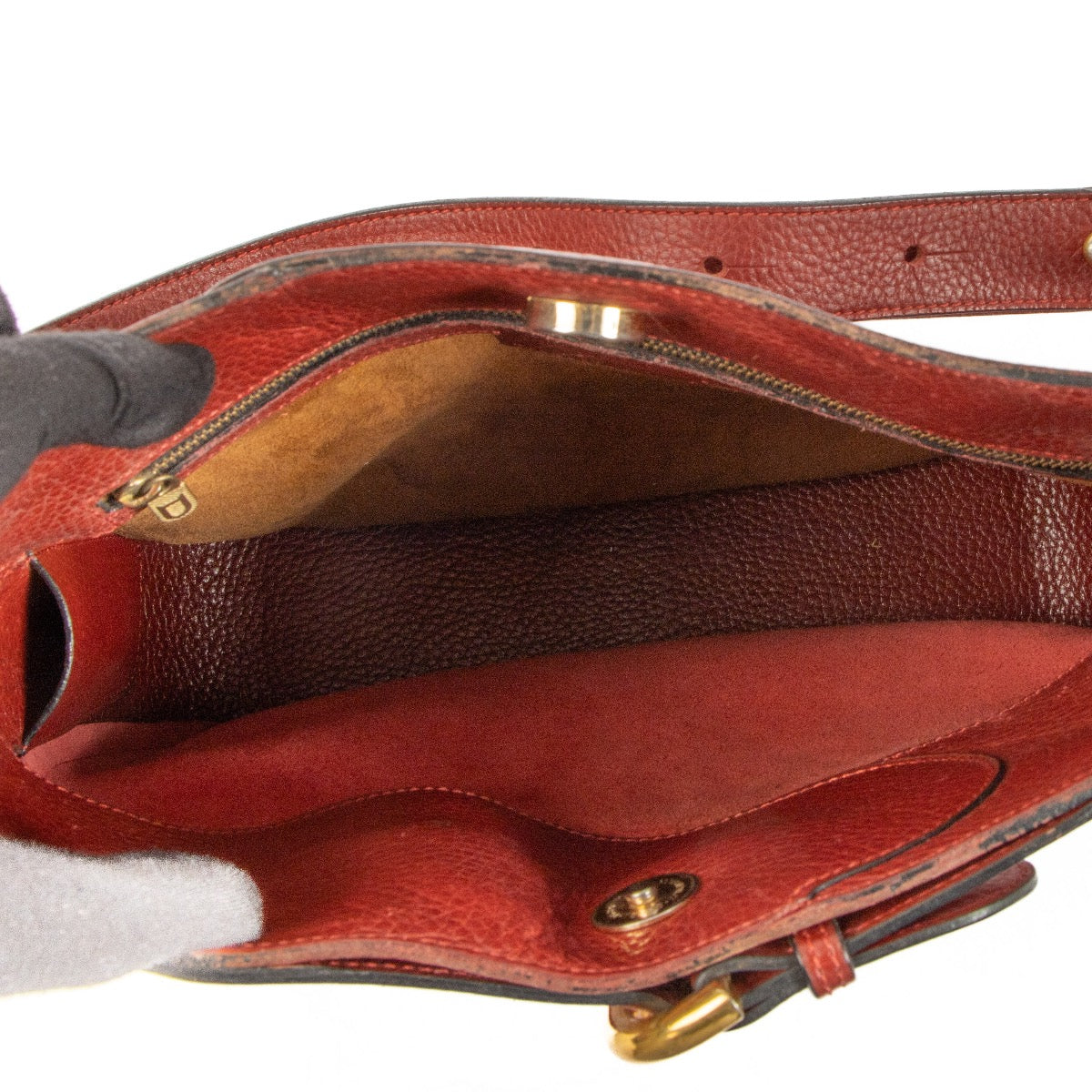 Shop 100% authentic second-hand Delvaux Souverain Red Shoulder Bag on Labellov.com