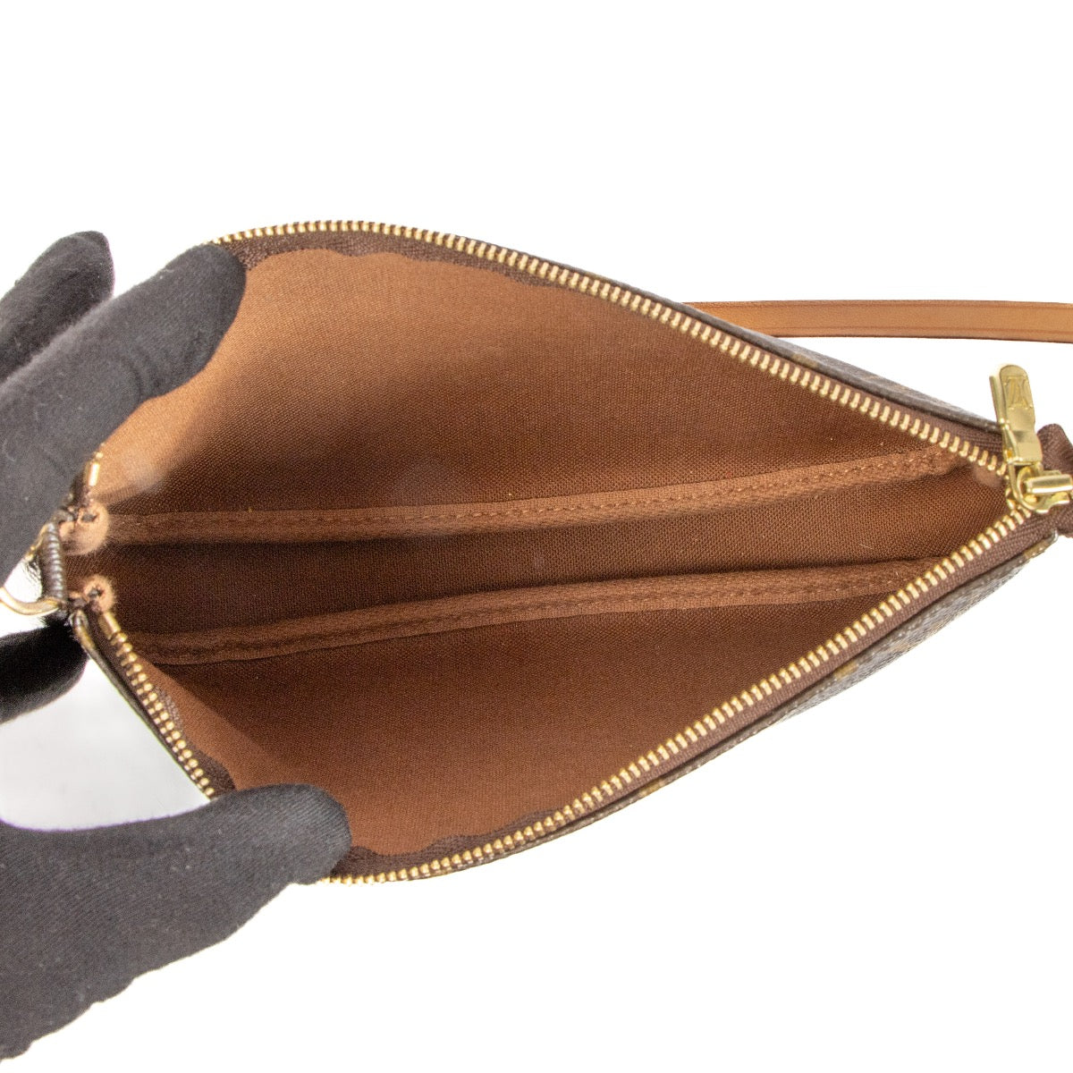 Shop safe online at Labellov in this 100% authentic second hand Louis Vuitton Monogram Canvas Pochette Accessoires