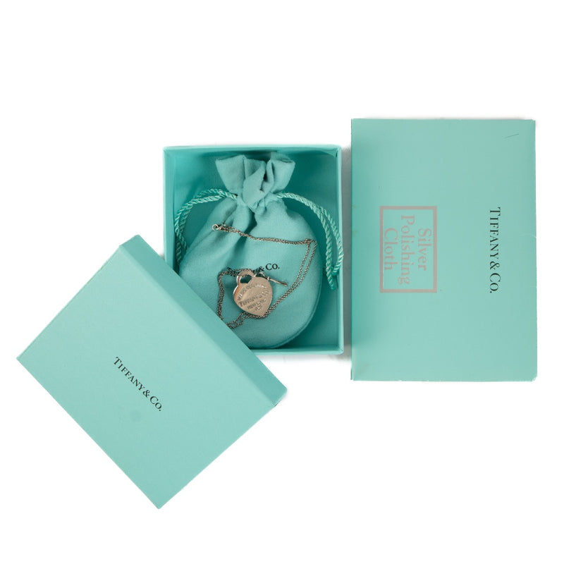 Shop safe online at Labellov in this 100% authentic second hand Tiffany & Co Sterling Silver Heart Tag Necklace