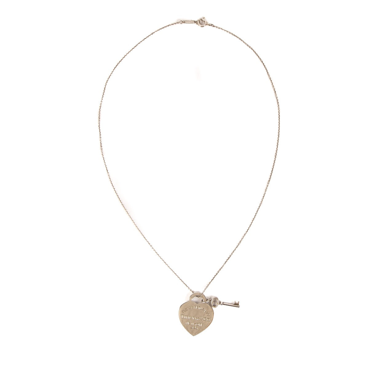 Shop safe online at Labellov in this 100% authentic second hand Tiffany & Co Sterling Silver Heart Tag Necklace