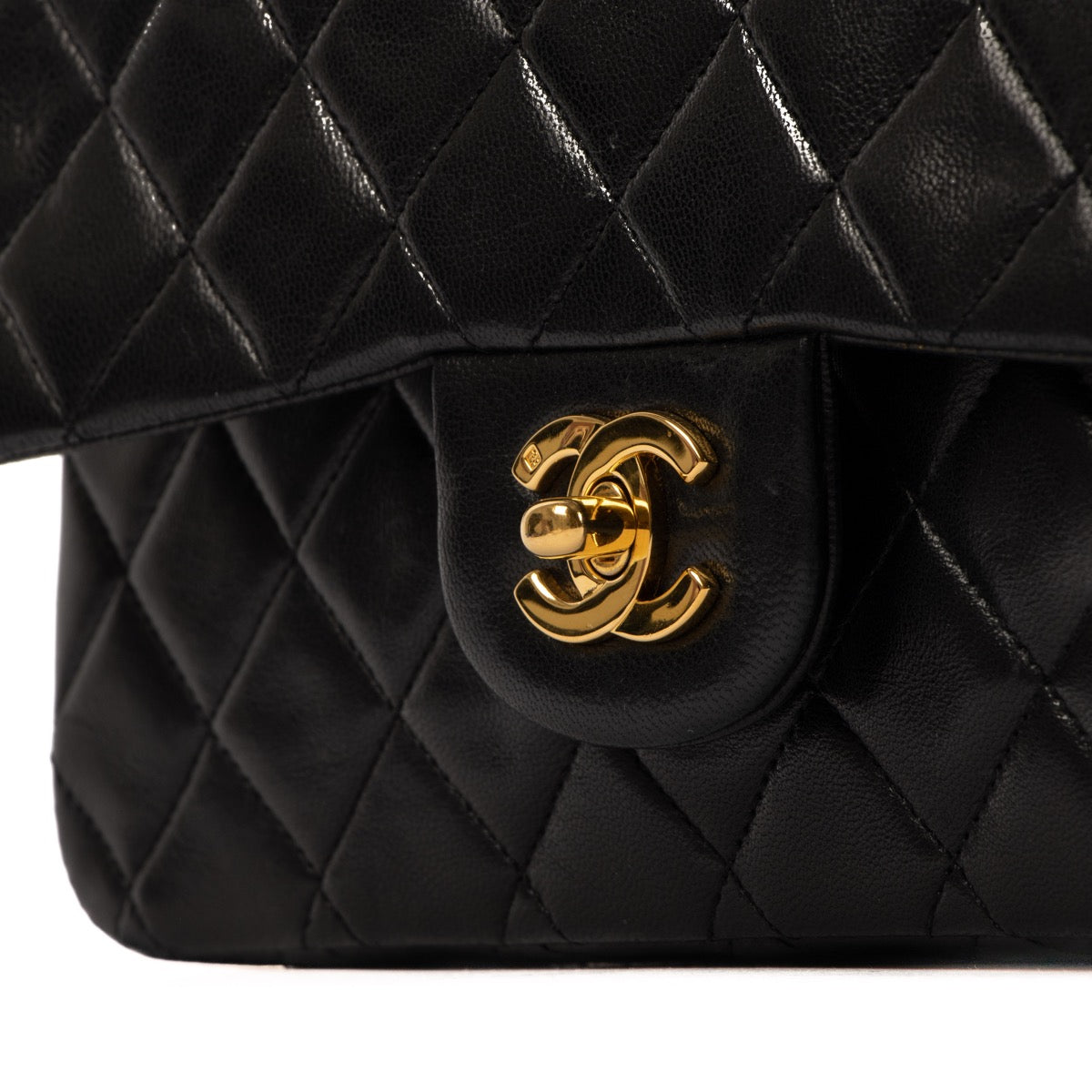 Shop safe online at Labellov in Antwerp, Brussels and Knokke this 100% authentic second hand Chanel Black Lambskin Small Classic Flap Bag