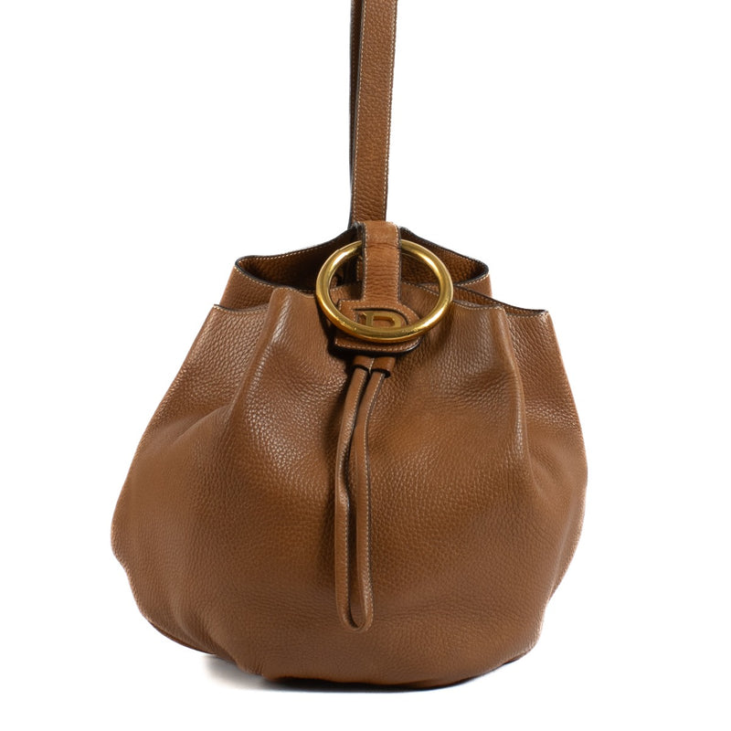 Shop safe online at Labellov in Antwerp, Brussels and Knokke this 100% authentic second hand Delvaux Cognac Shoulder Bag