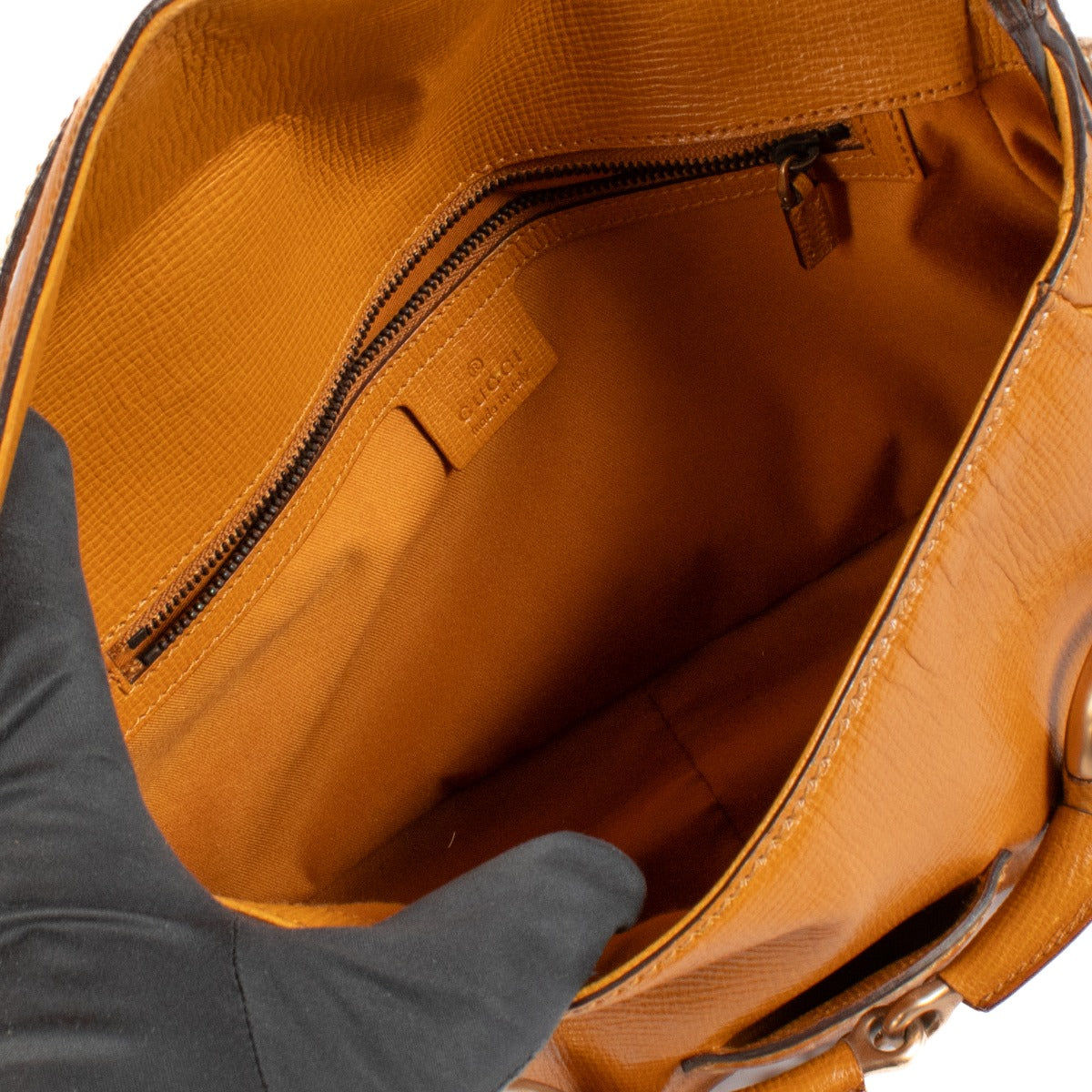 Shop safe online at Labellov in Antwerp, Brussels and Knokke this 100% authentic second hand Gucci Orange Leather Horsebit Shoulder bag