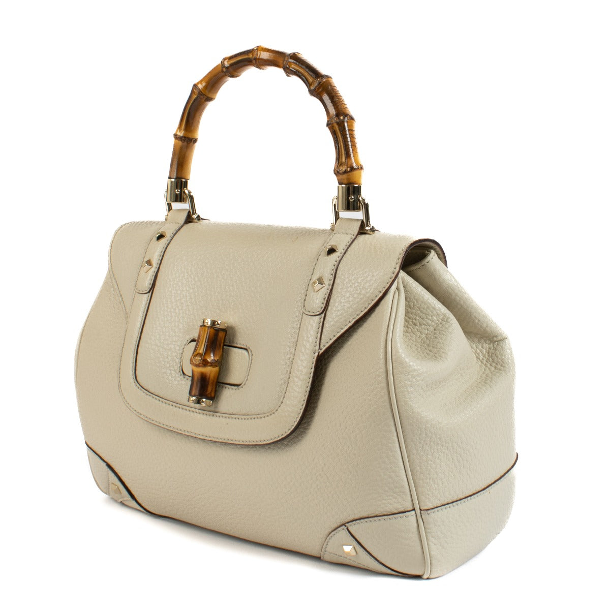 Shop safe online at Labellov in Antwerp, Brussels and Knokke this 100% authentic second hand Gucci White Bamboo Top Handle Bag