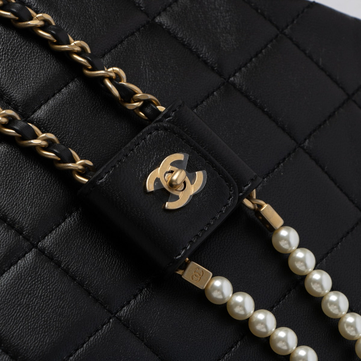 Chanel 19S Zwarte Medium Zijtassen