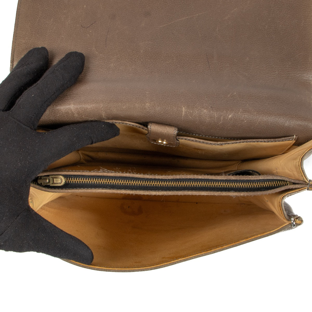 Shop 100% authentic second-hand Delvaux Green Shoulder Bag on Labellov.com