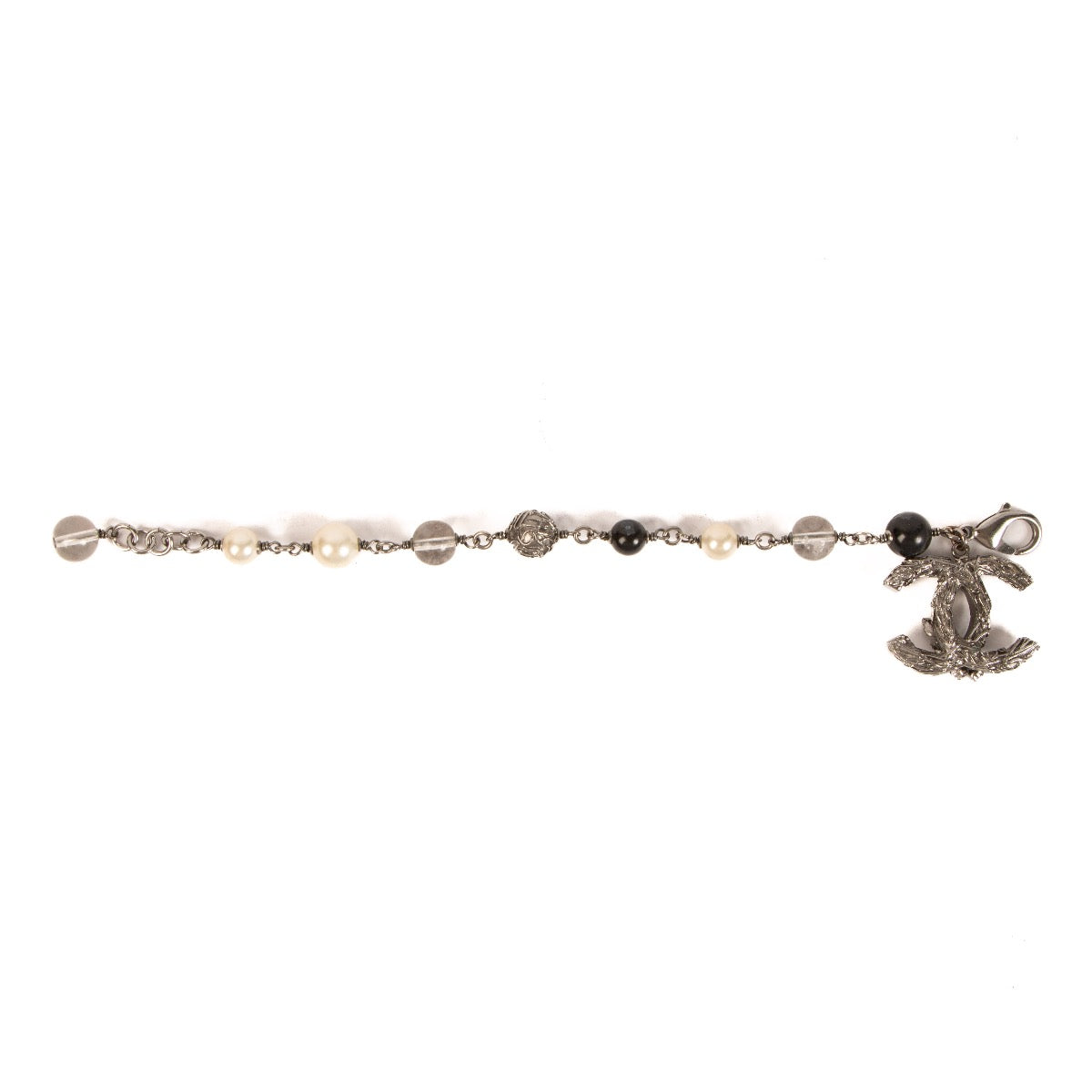 Shop 100% authentic second-hand Chanel 13B CC Pearl Bracelet on Labellov.com