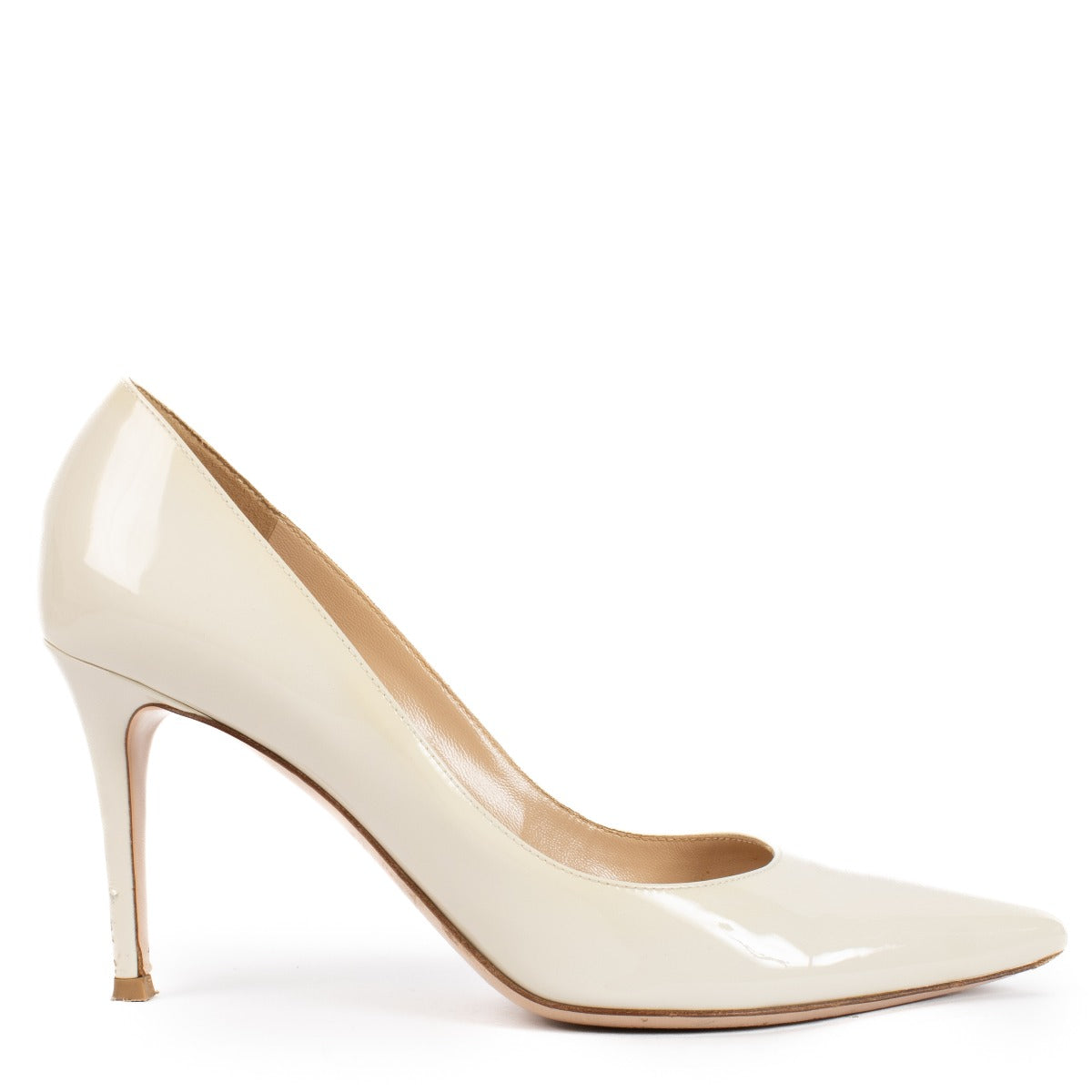 Gianvito Rossi Beige Patent Leather Pumps