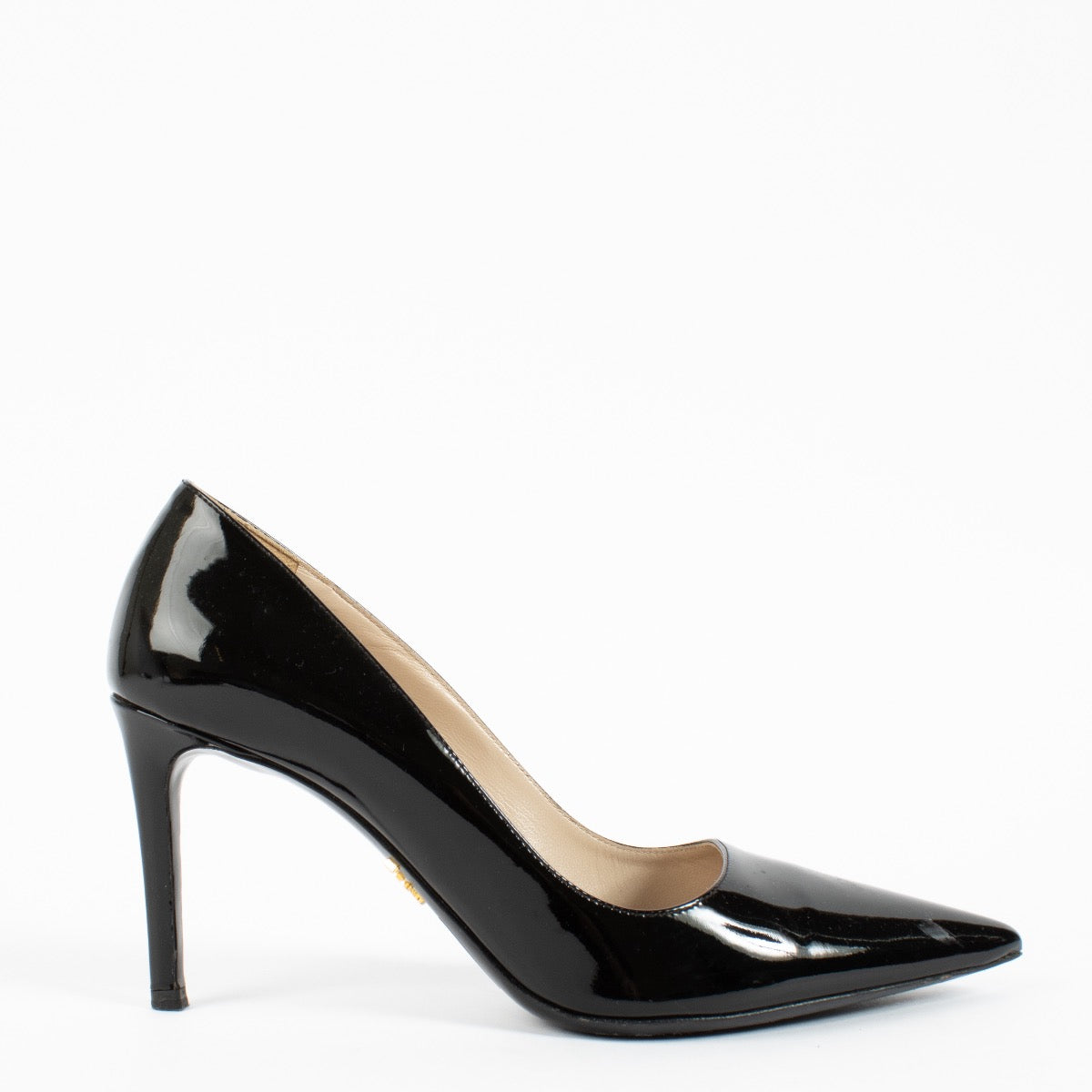 shop 100% authentic second hand Prada Black Patent Leather Pumps - Size 38 1/2 on www.labellov.com