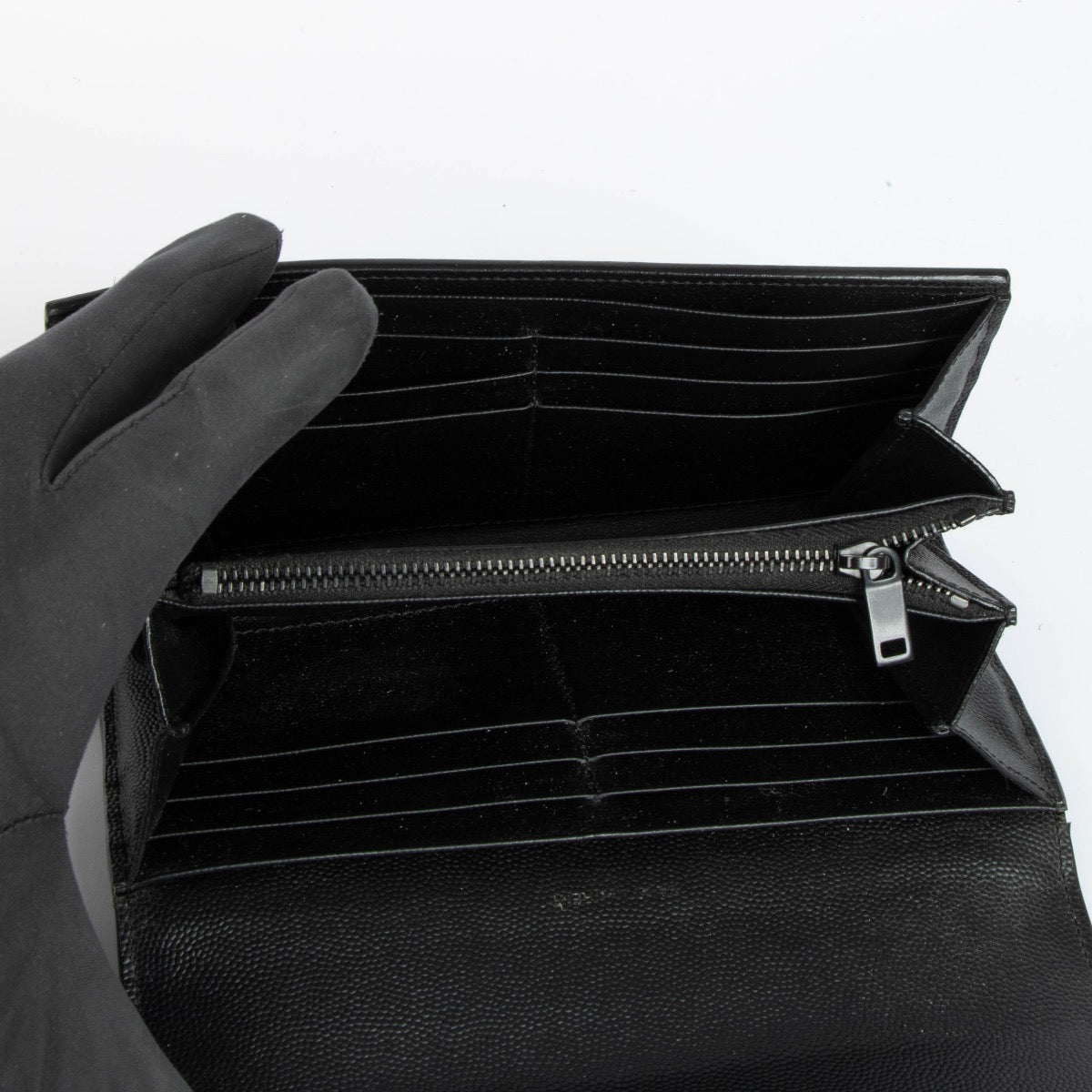 Authentic pre-loved Saint Laurent Black Leather Wallet on Labellov.com