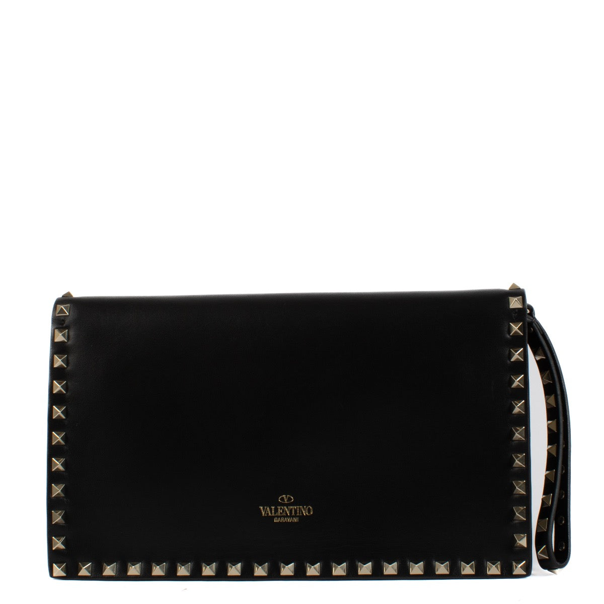 Shop safe online at Labellov in Antwerp, Brussels and Knokke this 100% authentic second hand Valentino Garavani Black Rockstud Clutch Bag
