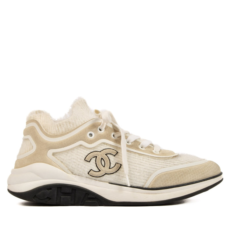 Shop 100% authentic second-hand Chanel White Suede Blended Fabrics Low-Top Sneakers - Size 41 on Labellov.com