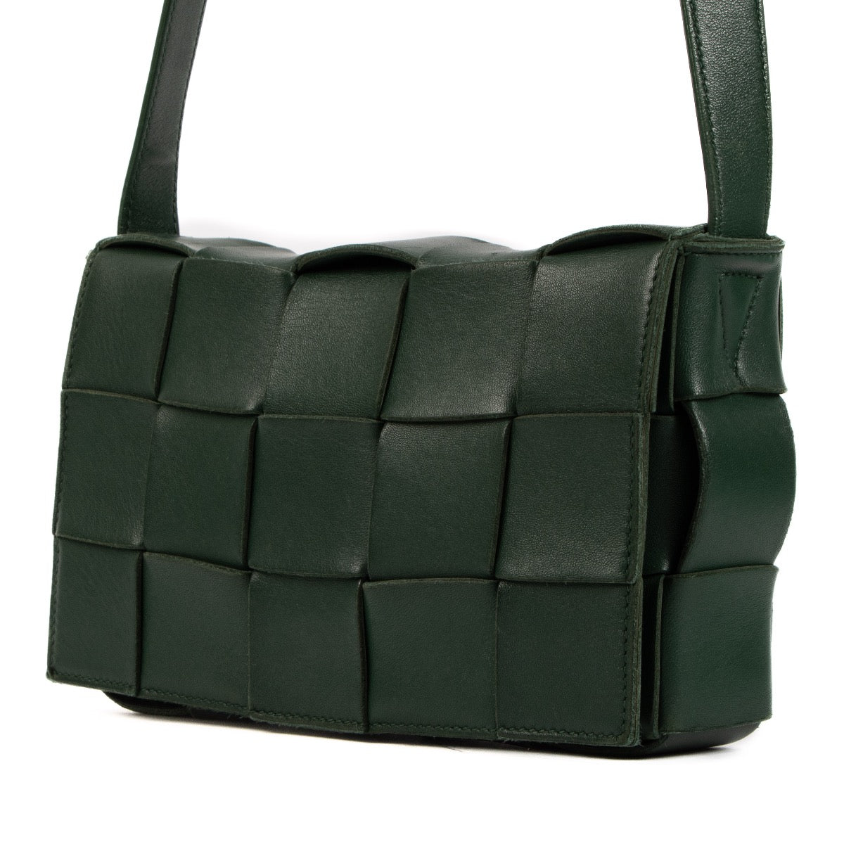 shop 100% authentic second hand Bottega Veneta Raintree Cassette Bag on Labellov.com