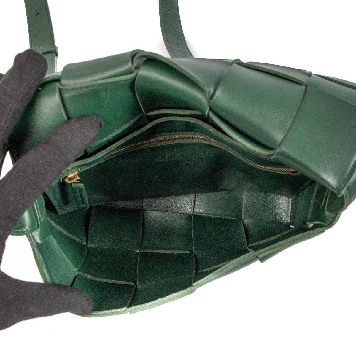 shop 100% authentic second hand Bottega Veneta Raintree Cassette Bag on Labellov.com