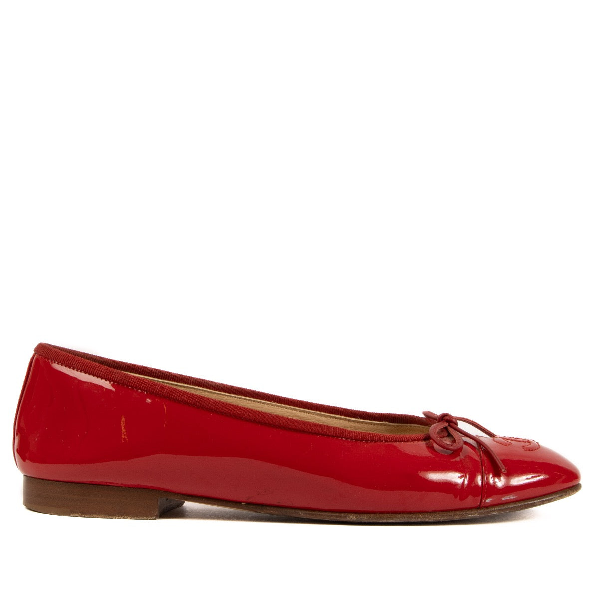 Shop 100% authentic second-hand Chanel Red Patent Leather Ballerinas - Size 37 on Labellov.com
