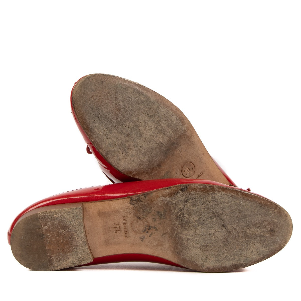 Shop 100% authentic second-hand Chanel Red Patent Leather Ballerinas - Size 37 on Labellov.com