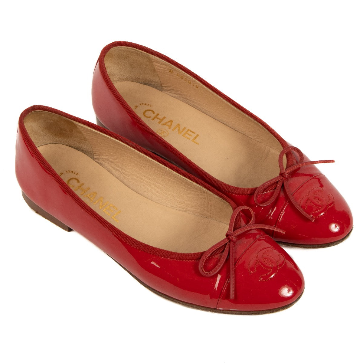 Shop 100% authentic second-hand Chanel Red Patent Leather Ballerinas - Size 37 on Labellov.com