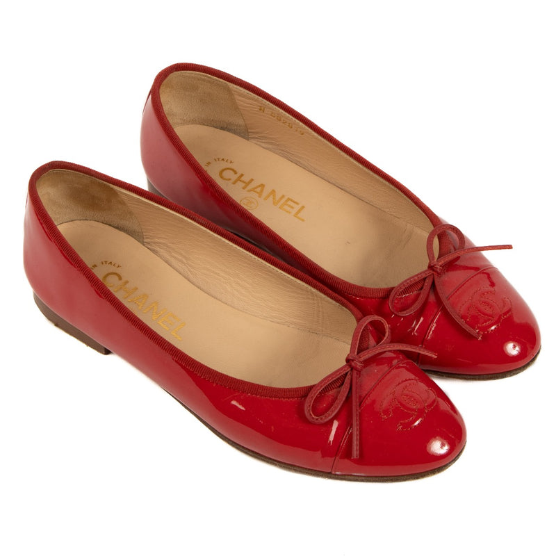 Shop 100% authentic second-hand Chanel Red Patent Leather Ballerinas - Size 37 on Labellov.com