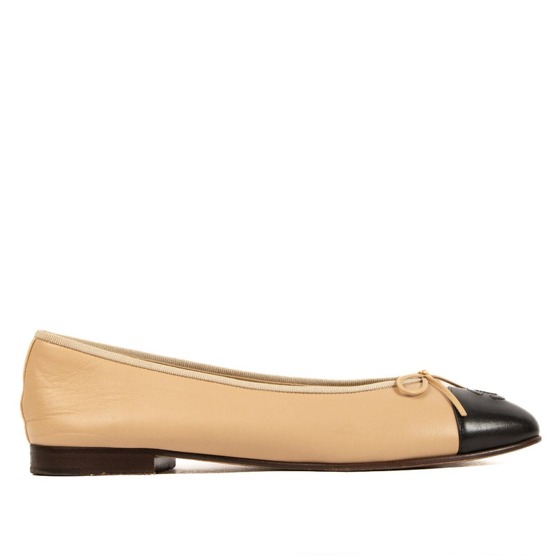 Shop 100% authentic second-hand Chanel Beige Ballerinas - Size 39 1/2 on Labellov.com