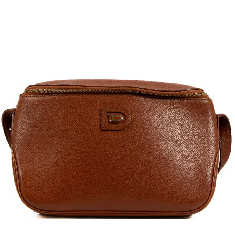 Shop 100% authentic second-hand Delvaux Macao Cognac Leather Crossbody on Labellov.com