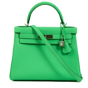 Hermès Kelly 28 Togo Vert Comics PHW for the best price at Labellov secondhand luxury in Antwerp.