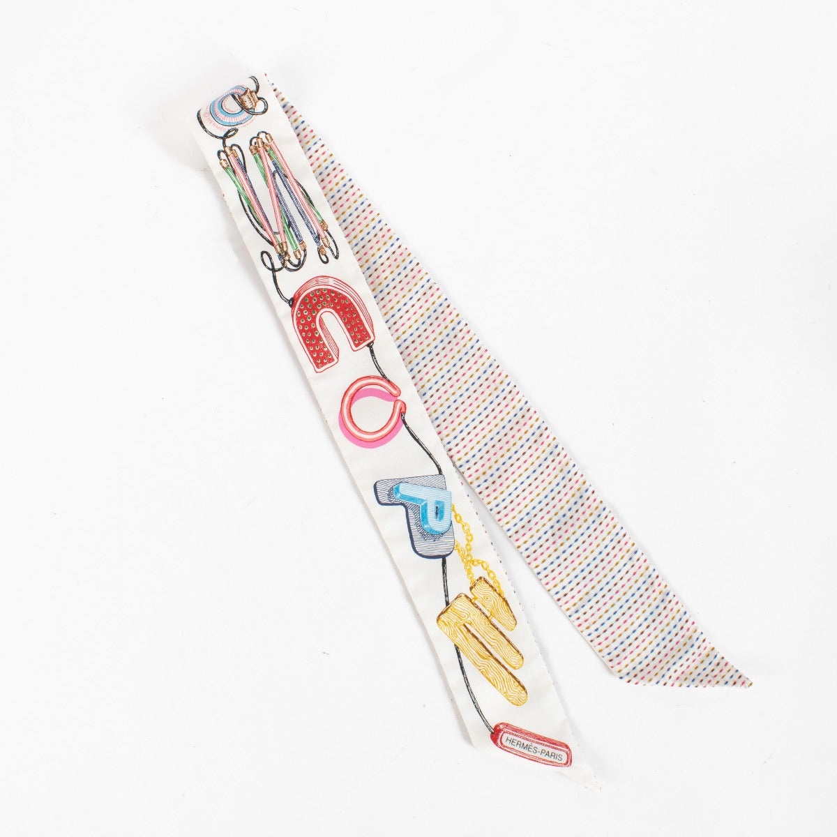 Shop safe online at Labellov in Antwerp, Brussels and Knokke this 100% authentic second hand Hermes Twilly Embroidered Chevaloscope Scarf