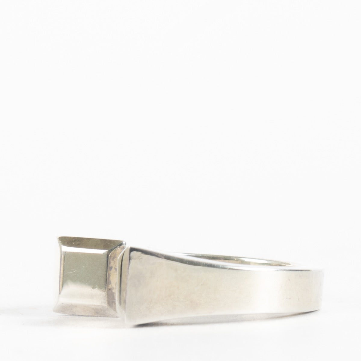 Authentic Preloved Hermès Clou de Forge Large Ring - Size 55 on labellov.com